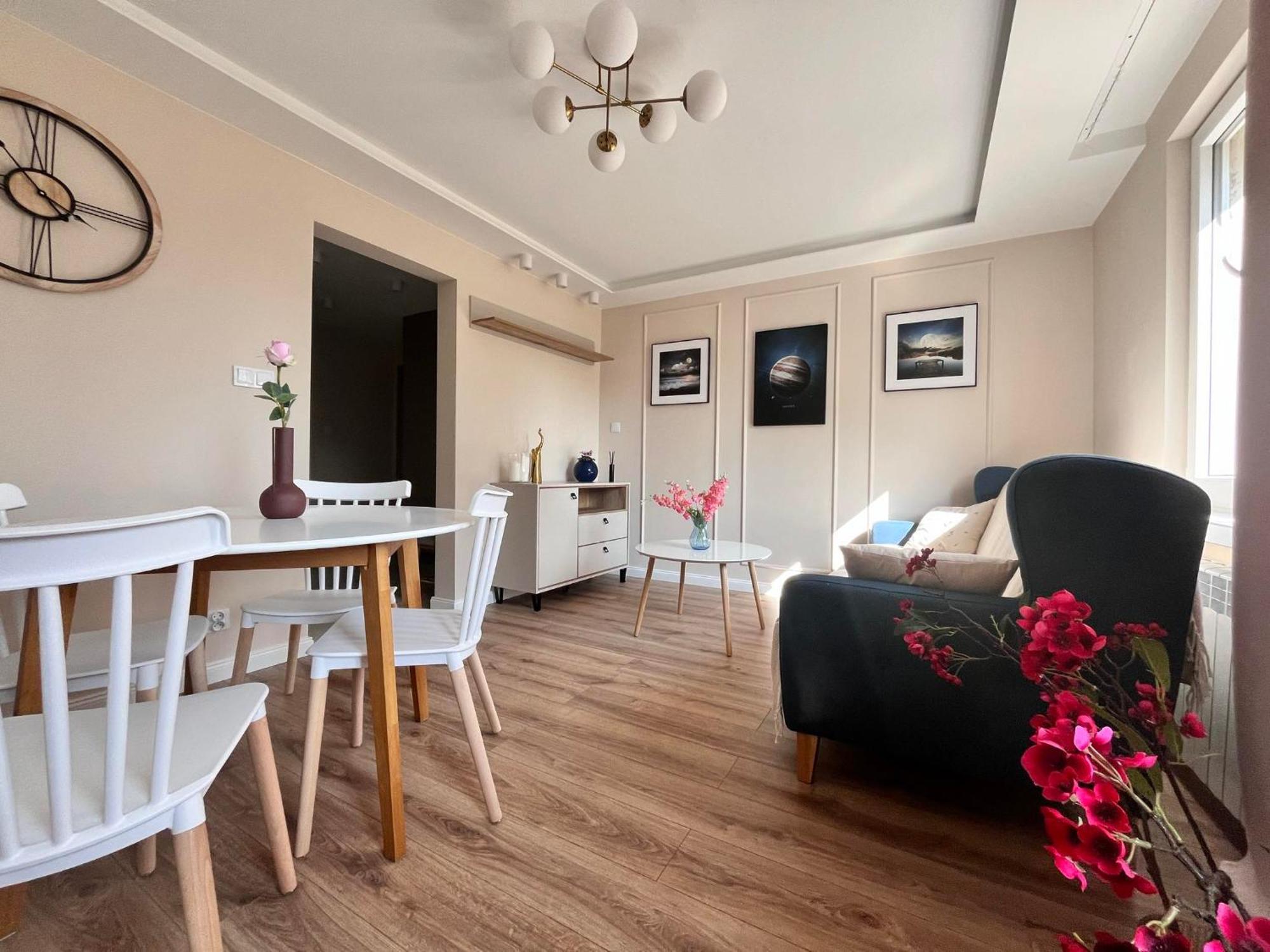 Prestige Apartment Bohaterow Warszawy Kielce Luaran gambar