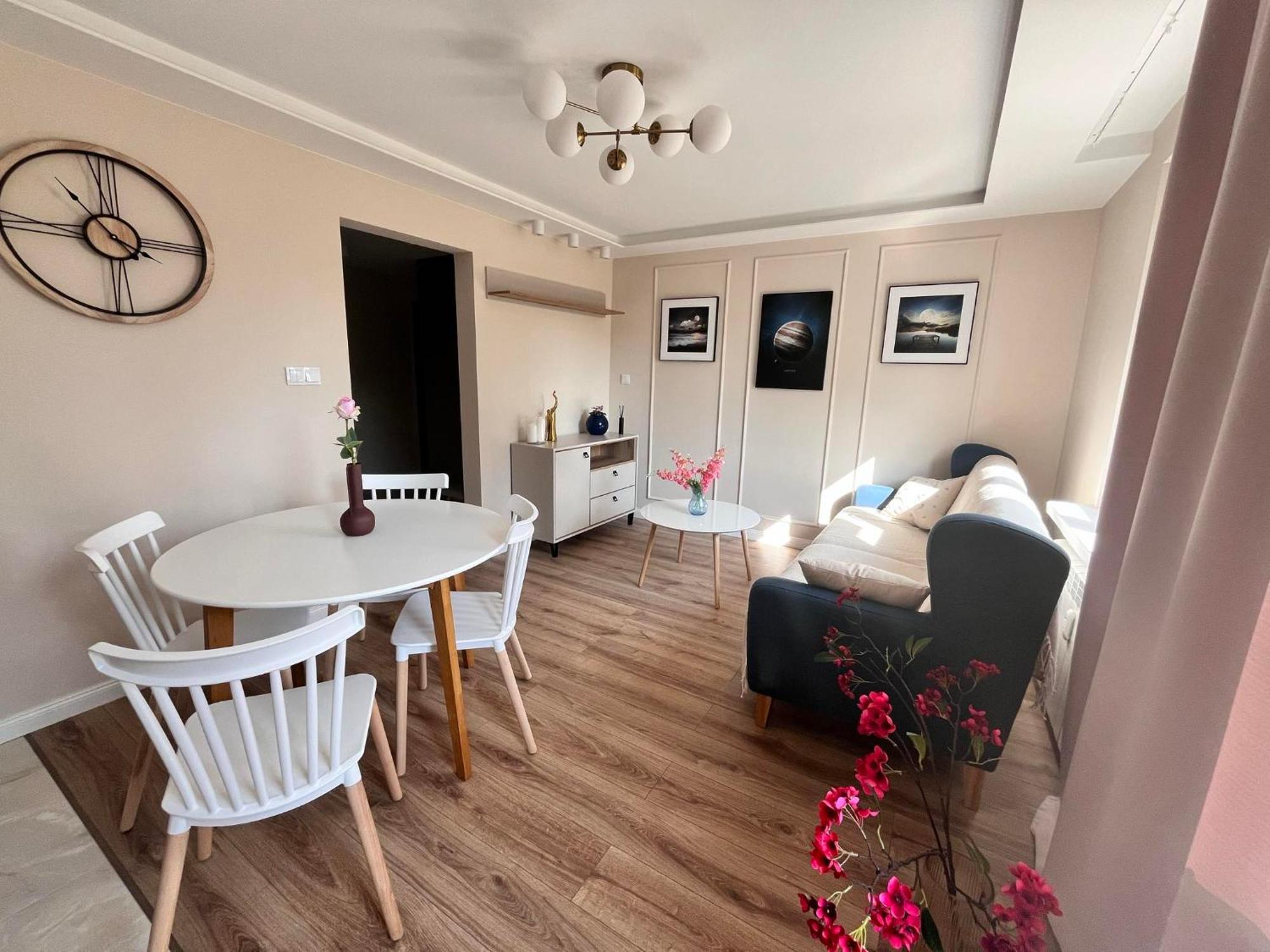 Prestige Apartment Bohaterow Warszawy Kielce Luaran gambar